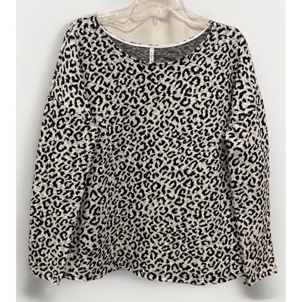 Willow And Clay Leopard Print Long Sleeve Pullover Sweater Women's Size XL